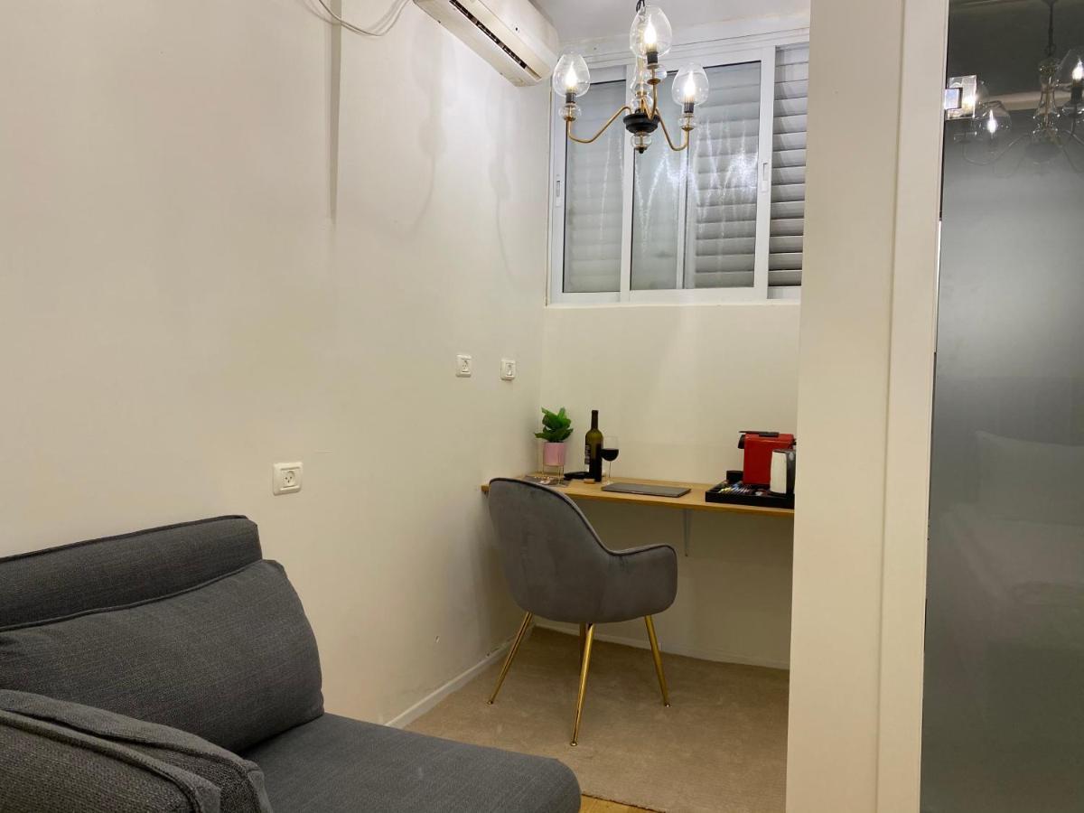 Rothschild Room Petach Tikva Exterior photo